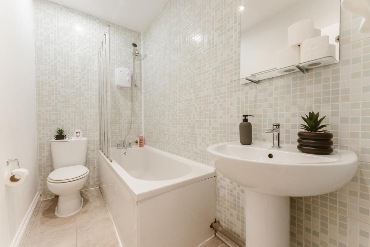 Mile End Rooms 57A London Exteriör bild